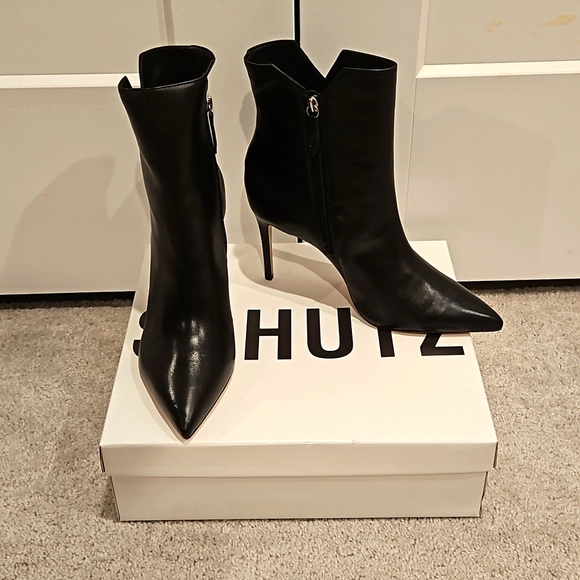 SCHUTZ Shoes - Schutz Betsey booties
